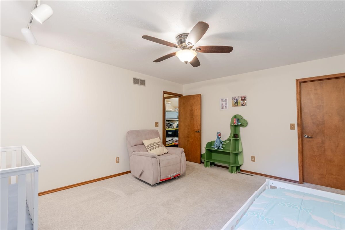 141 Manor Circle Bloomington, IL 61704 - Photo 21 of 38