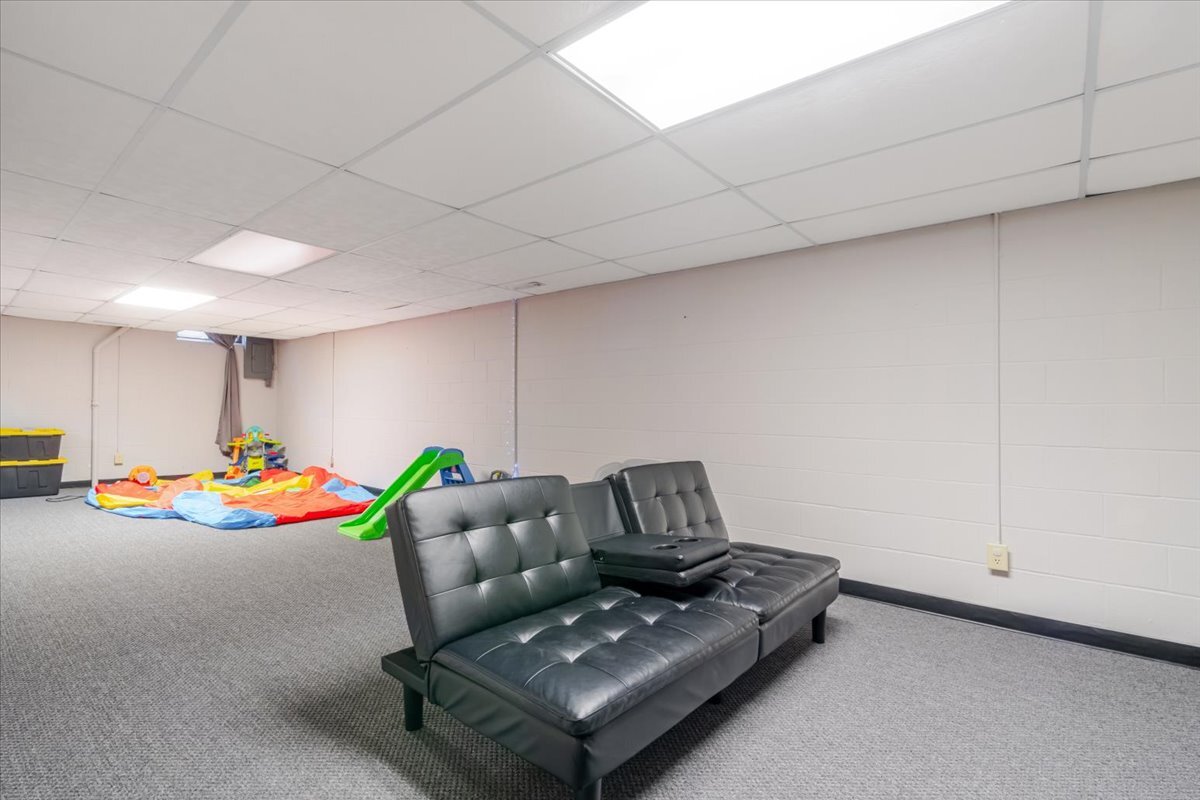 141 Manor Circle Bloomington, IL 61704 - Photo 22 of 38