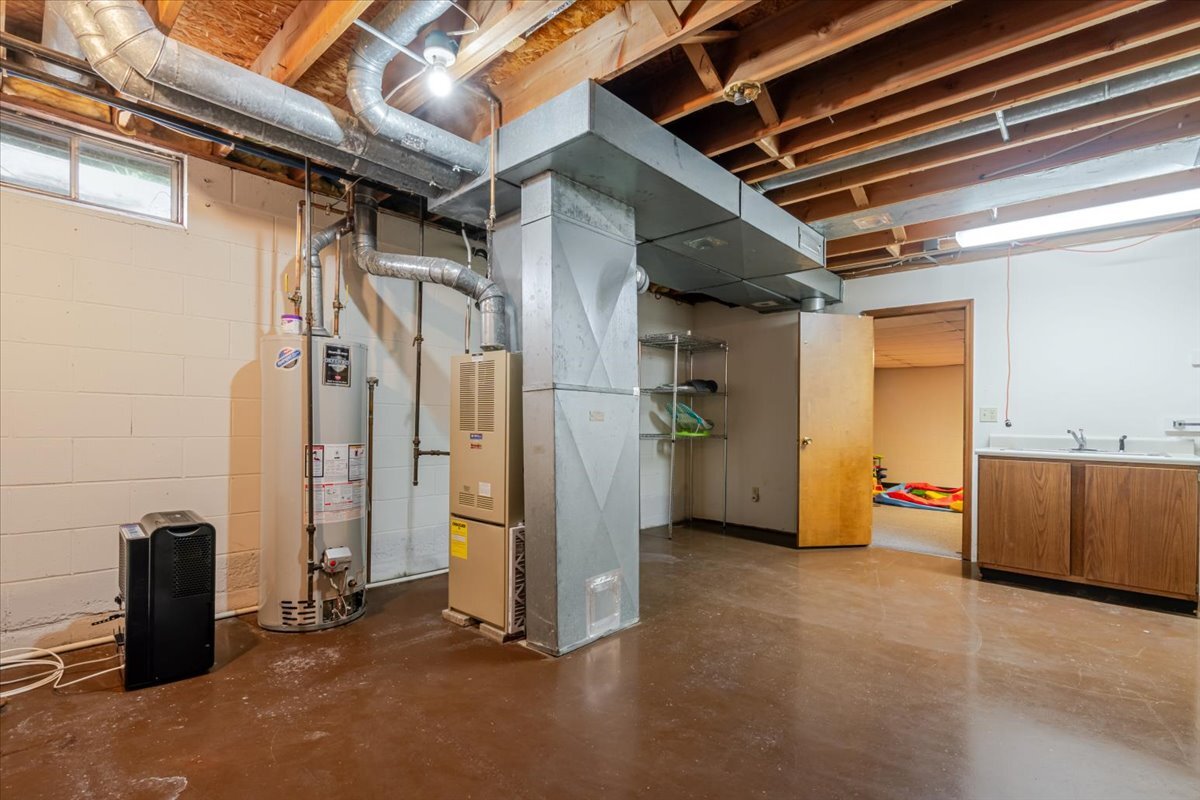 141 Manor Circle Bloomington, IL 61704 - Photo 26 of 38