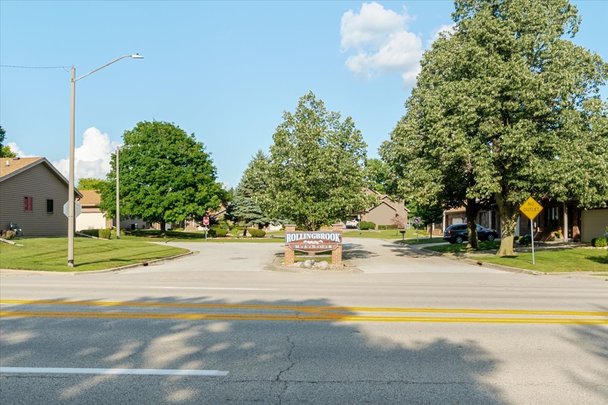 141 Manor Circle Bloomington, IL 61704 - Photo 32 of 38