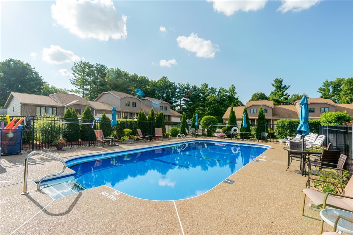 141 Manor Circle Bloomington, IL 61704 - Photo 33 of 38