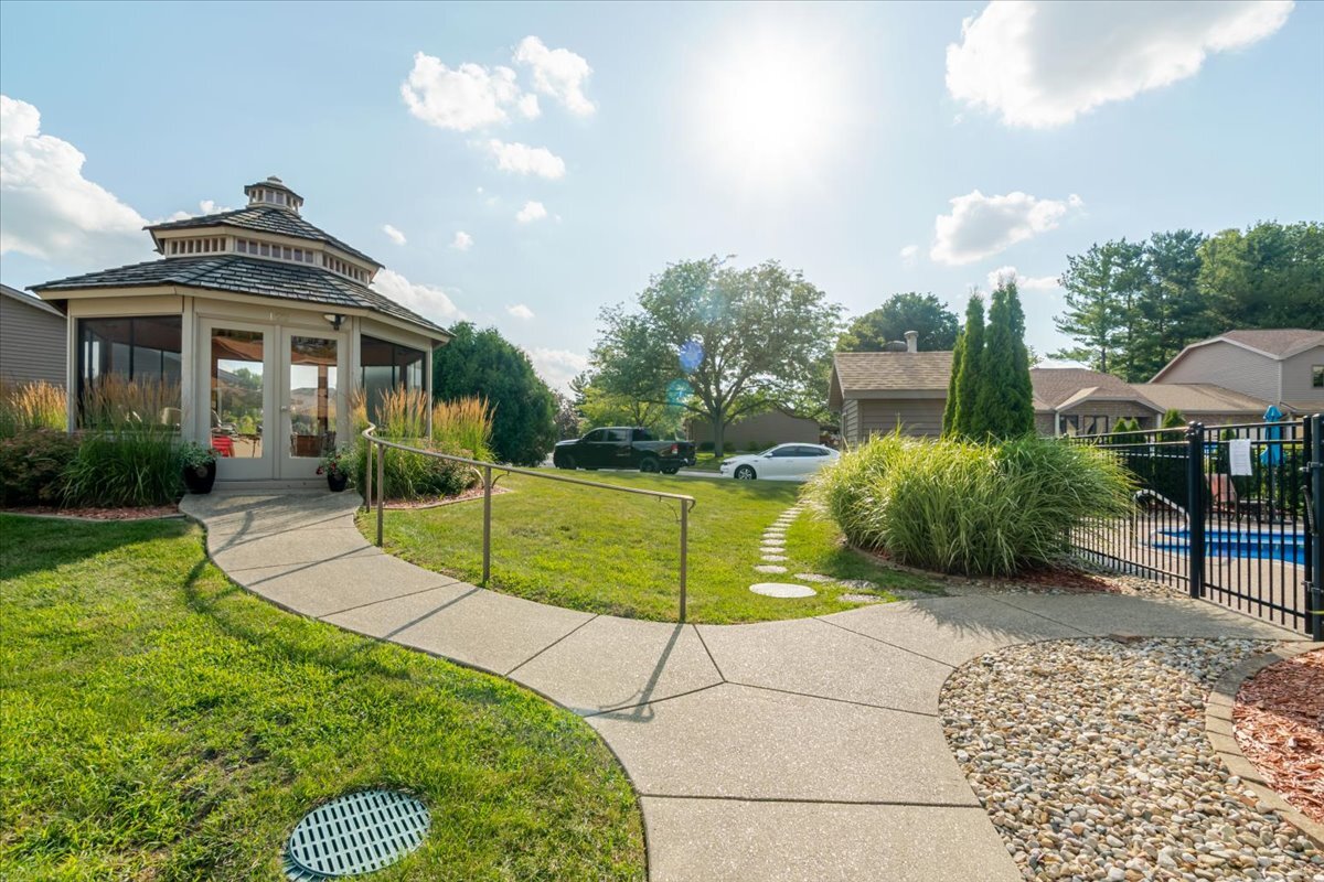 141 Manor Circle Bloomington, IL 61704 - Photo 34 of 38