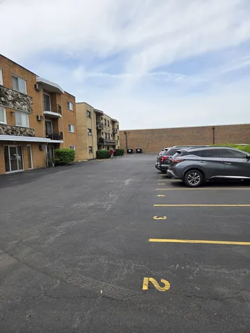 $1,800 | 4712 West 107th Street, Unit 3D, Oak Lawn, IL 60453
