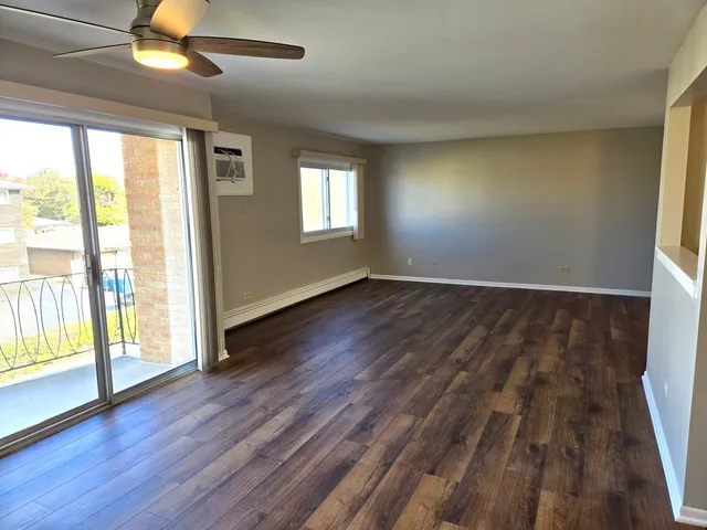 $1,800 | 4712 West 107th Street, Unit 3D, Oak Lawn, IL 60453