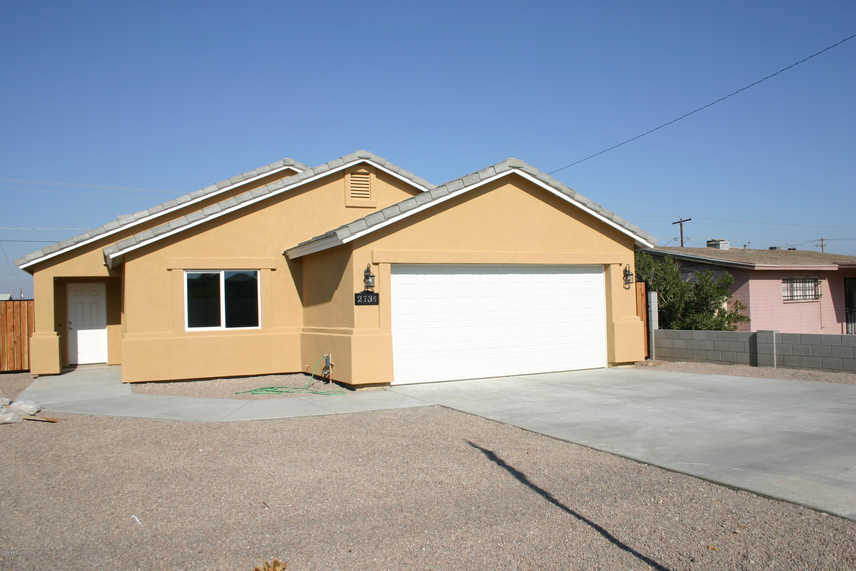 2734 East Roeser Road Phoenix, AZ 85040 - Photo 1 of 16 2017-12-19 13.22.15