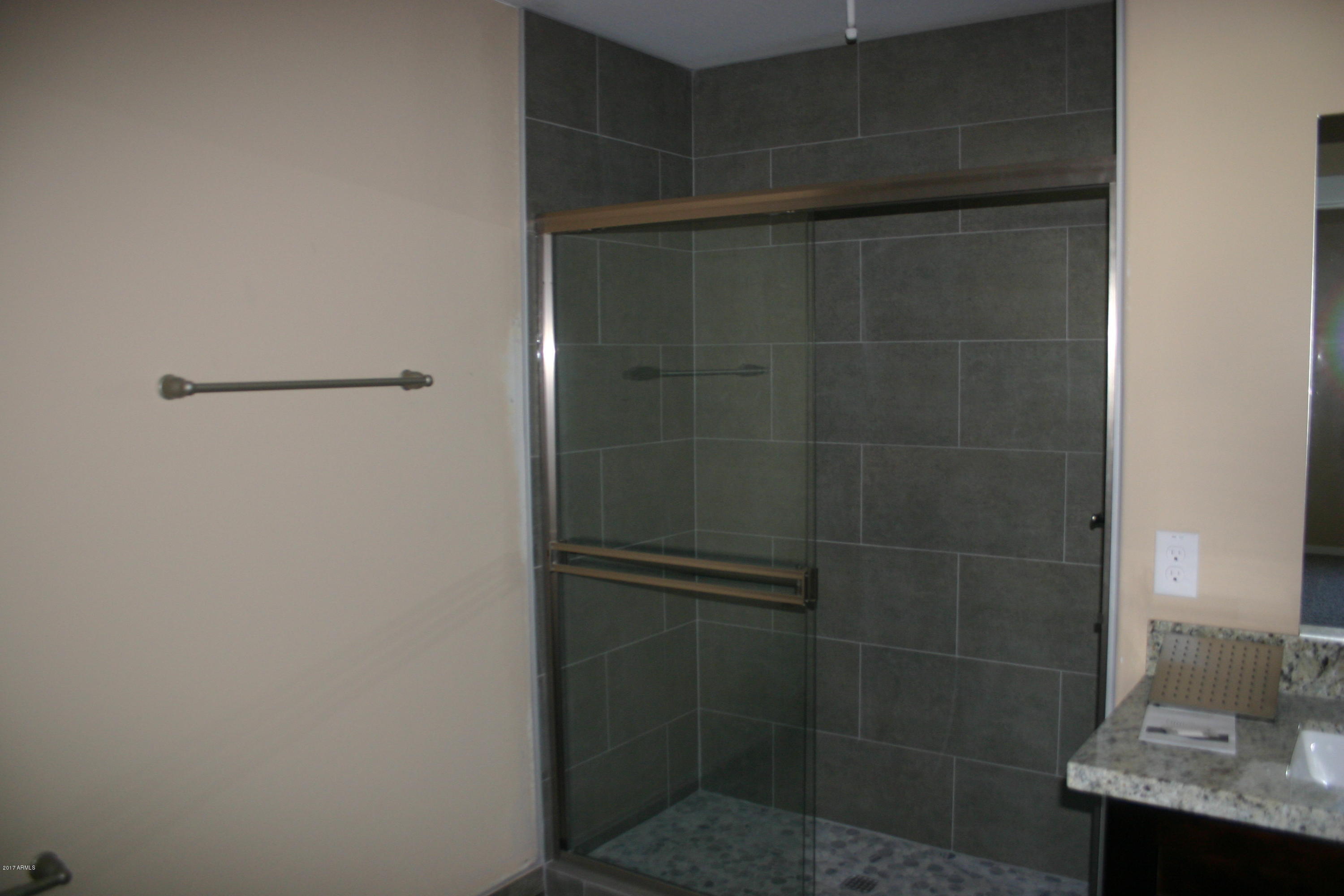 2734 East Roeser Road Phoenix, AZ 85040 - Photo 12 of 16 2017-12-19 13.18.23