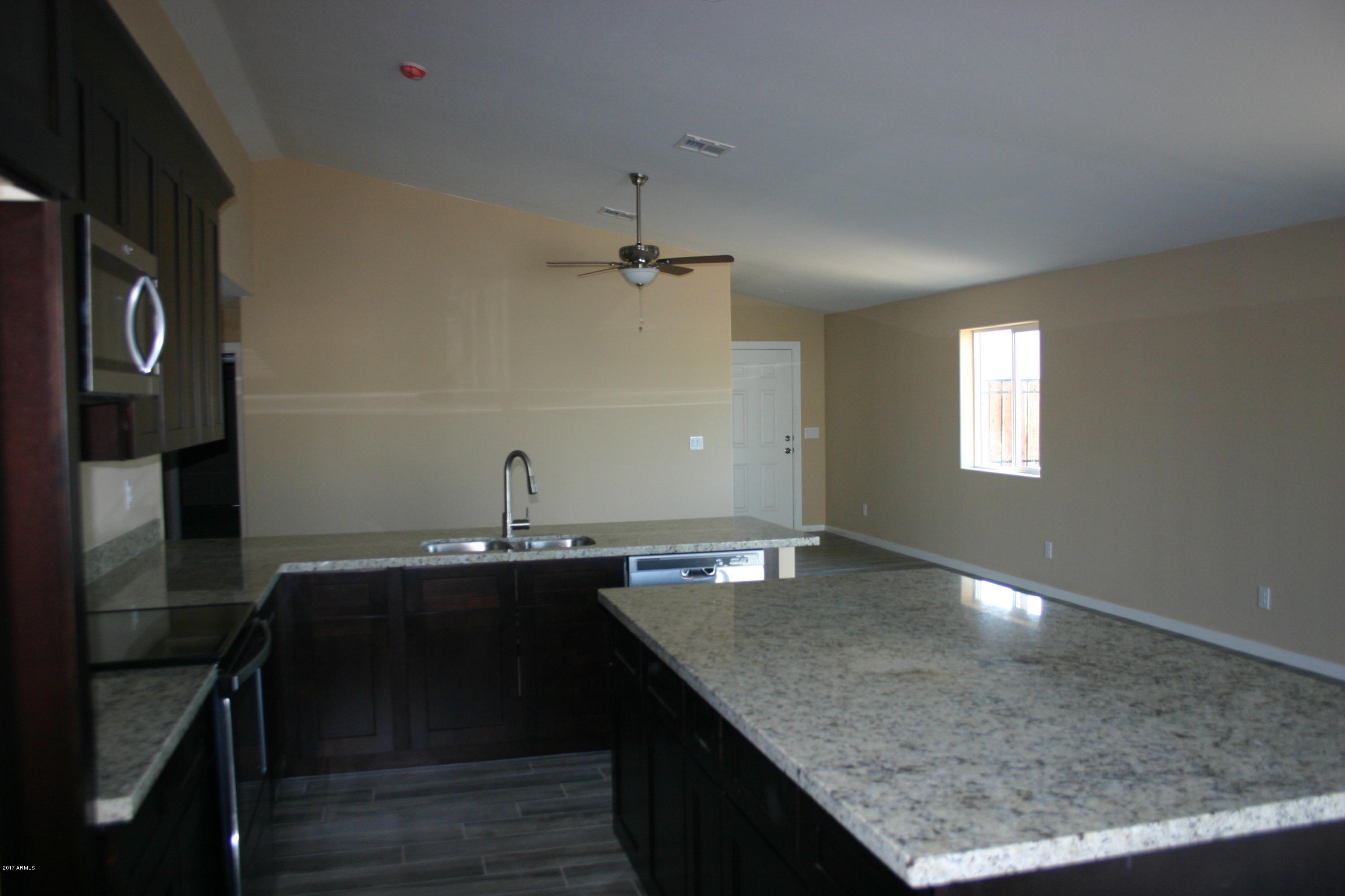 2734 East Roeser Road Phoenix, AZ 85040 - Photo 3 of 16 2017-12-19 13.20.04