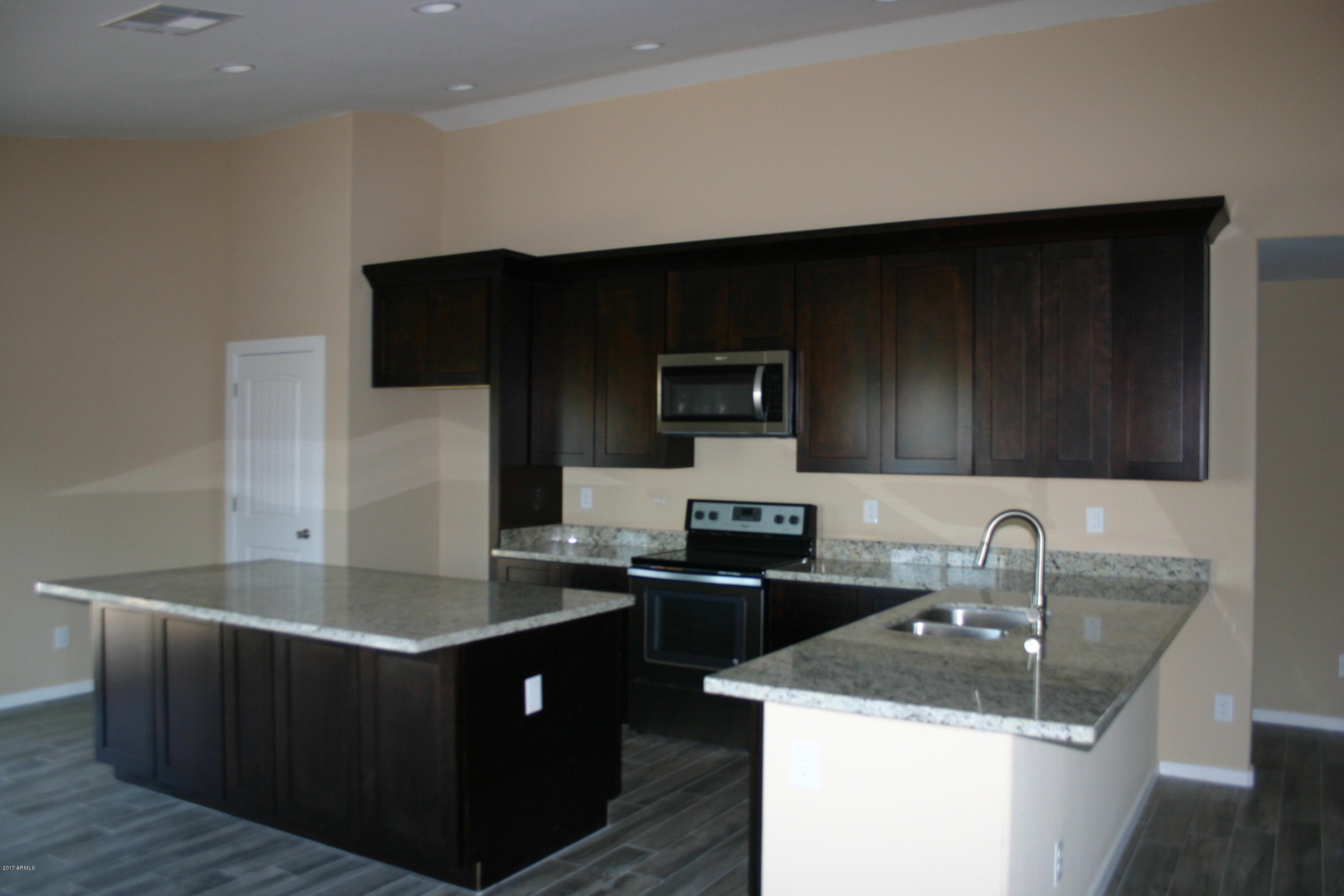 2734 East Roeser Road Phoenix, AZ 85040 - Photo 4 of 16 2017-12-19 13.16.00
