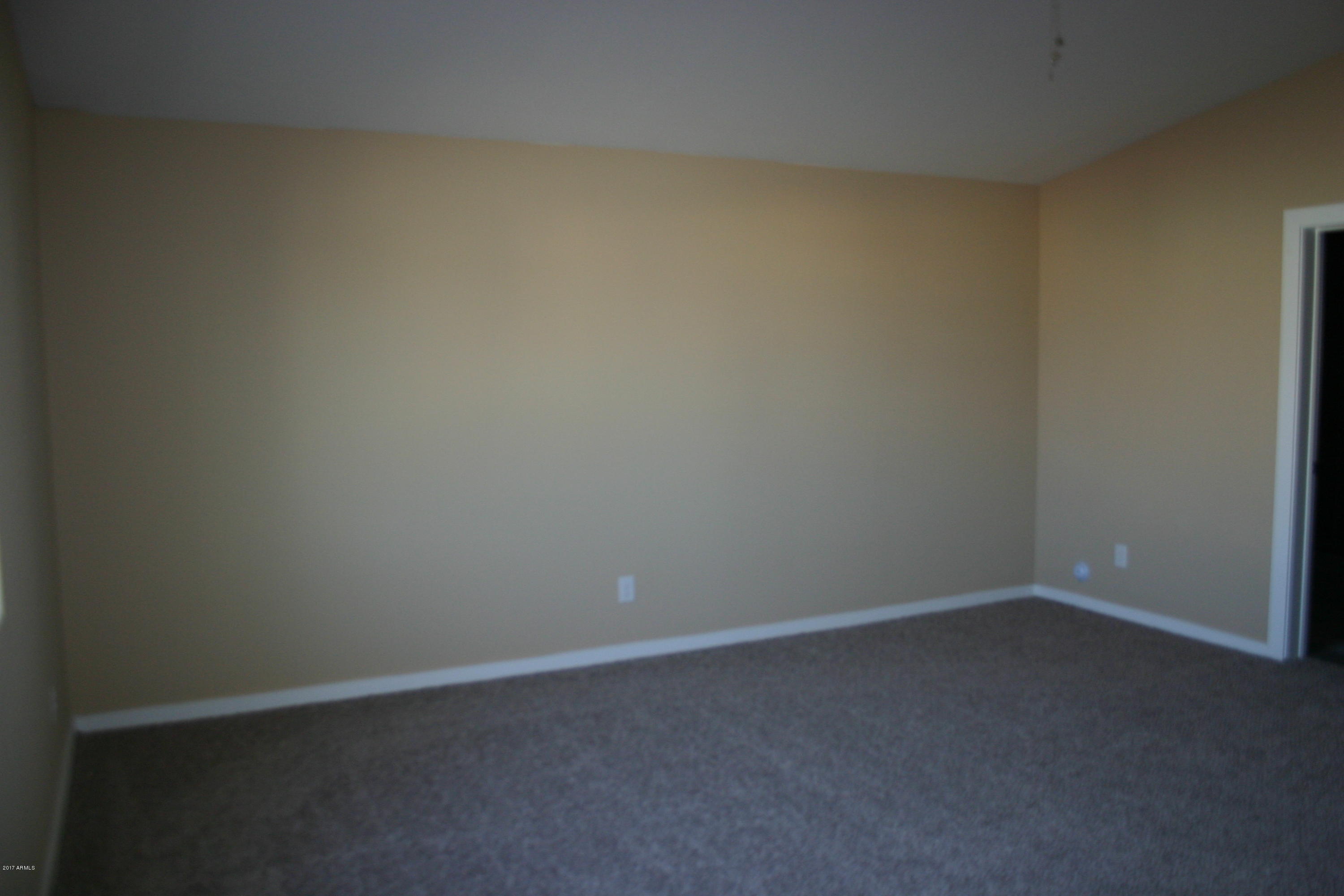 2734 East Roeser Road Phoenix, AZ 85040 - Photo 8 of 16 2017-12-19 13.18.06