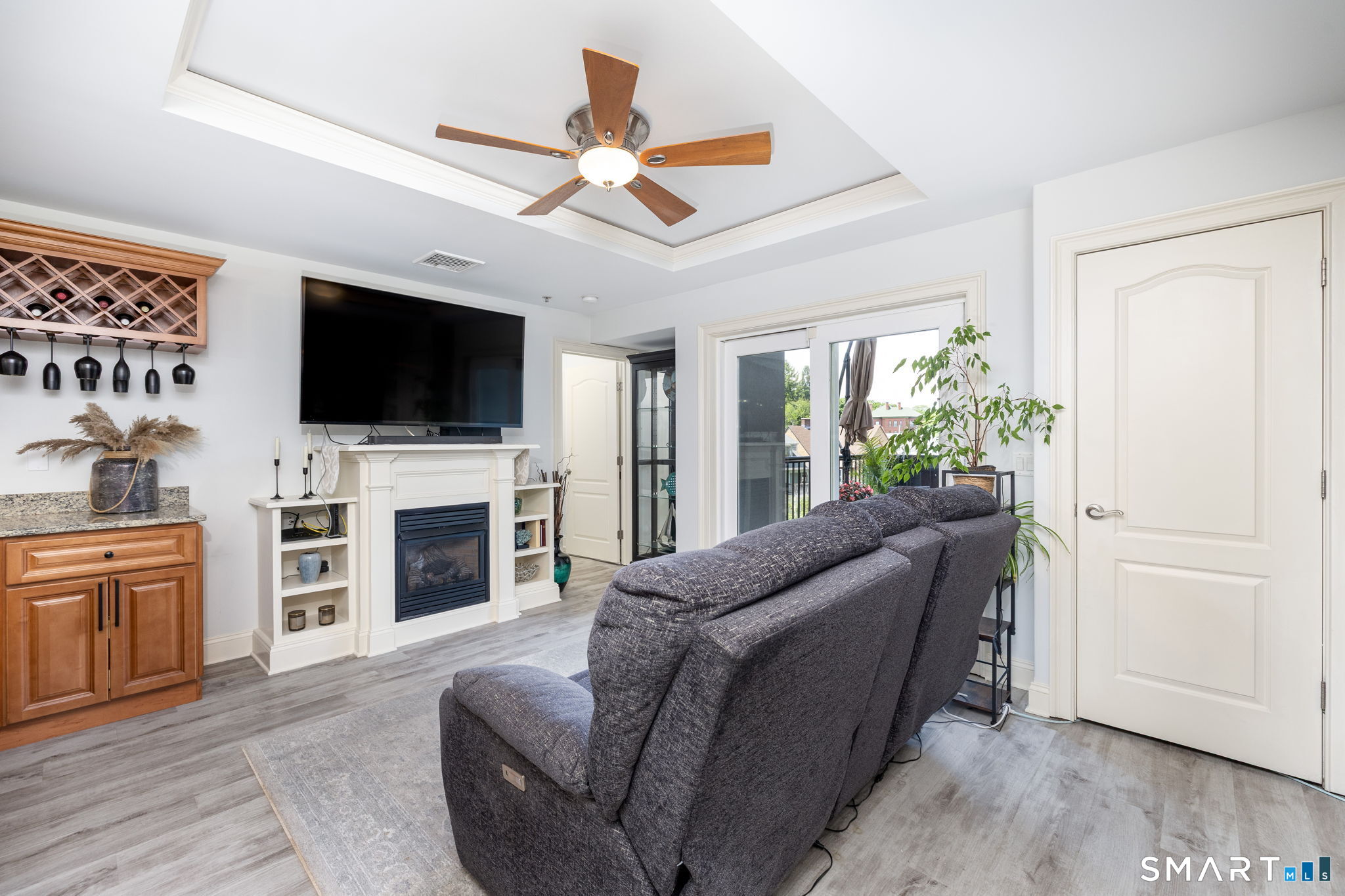 461 Bank Street, Unit 408 New London, CT 06320 - Photo 3 of 40