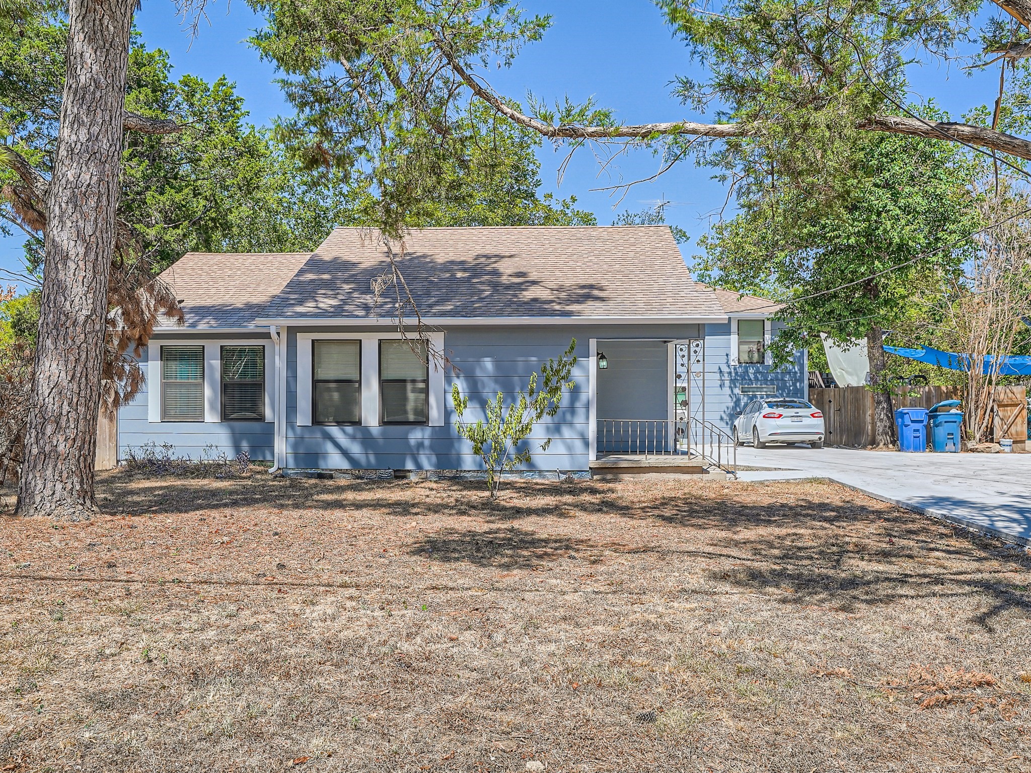 Fantastic Investment Property Opportunity in Elgin! Gorgeous half-acre property with a Triplex.