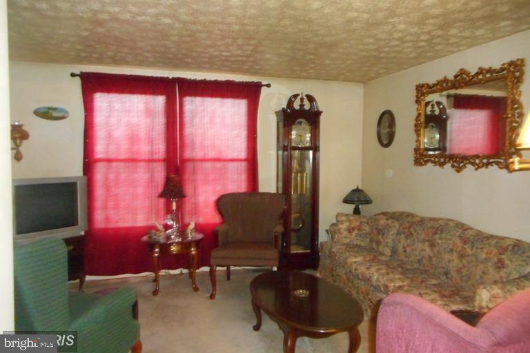 23 Allen Drive Hanover, PA 17331 - Photo 3 of 15 Gallery Image 3