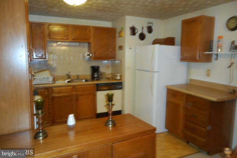 23 Allen Drive Hanover, PA 17331 - Photo 6 of 15 Gallery Image 6