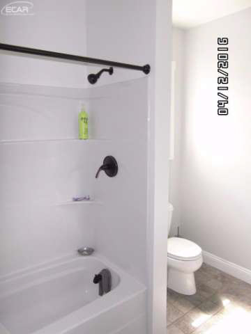 10365 Potter Road Flushing, MI 48433 - Photo 17 of 41 21131260-16.JPG