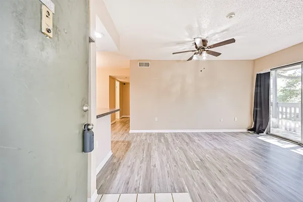 $129,000 | 260 El Dorado Boulevard, Unit 2008, Houston, TX 77598