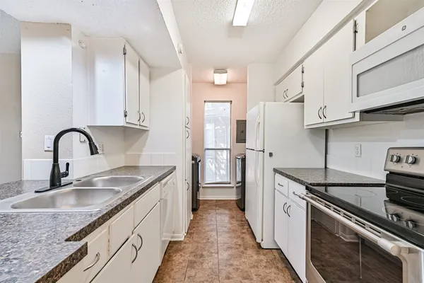 $129,000 | 260 El Dorado Boulevard, Unit 2008, Houston, TX 77598