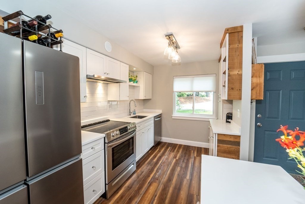 10 Beal's Cove Road, Unit E Hingham, MA 02043 - Photo 13 of 31