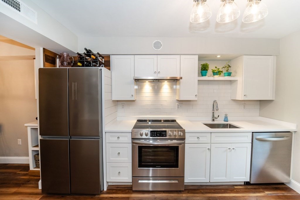 10 Beal's Cove Road, Unit E Hingham, MA 02043 - Photo 2 of 31