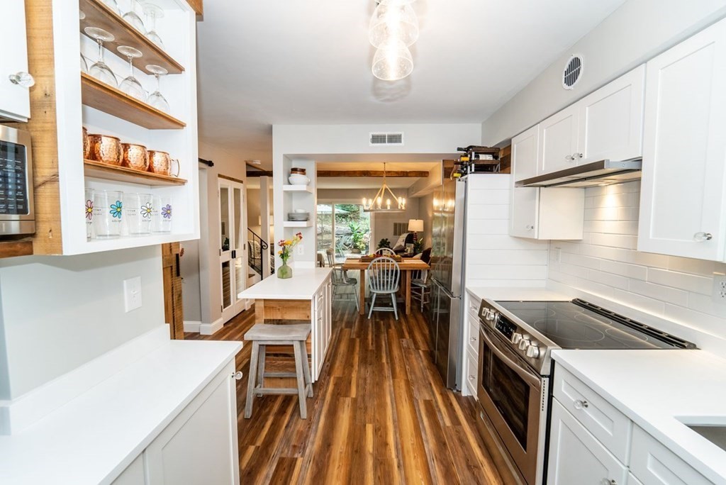 10 Beal's Cove Road, Unit E Hingham, MA 02043 - Photo 3 of 31