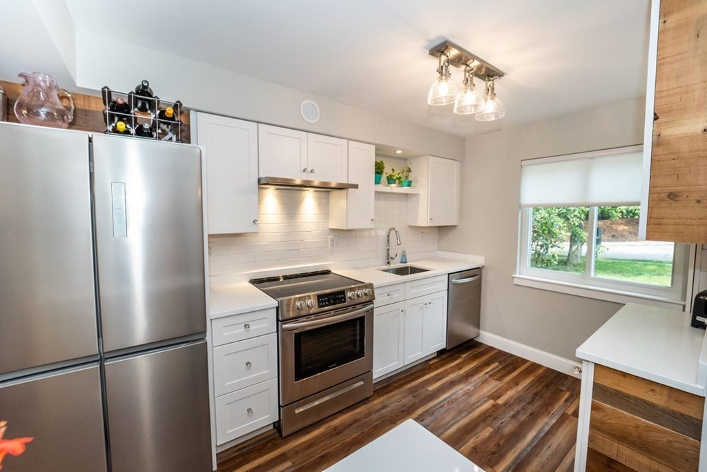 10 Beal's Cove Road, Unit E Hingham, MA 02043 - Photo 5 of 31