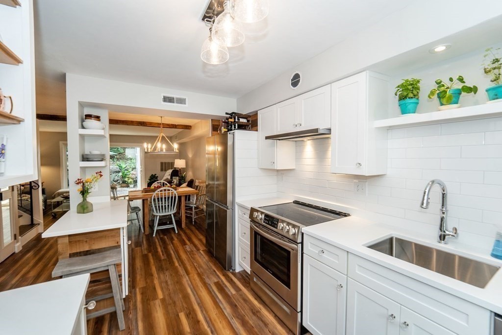 10 Beal's Cove Road, Unit E Hingham, MA 02043 - Photo 7 of 31