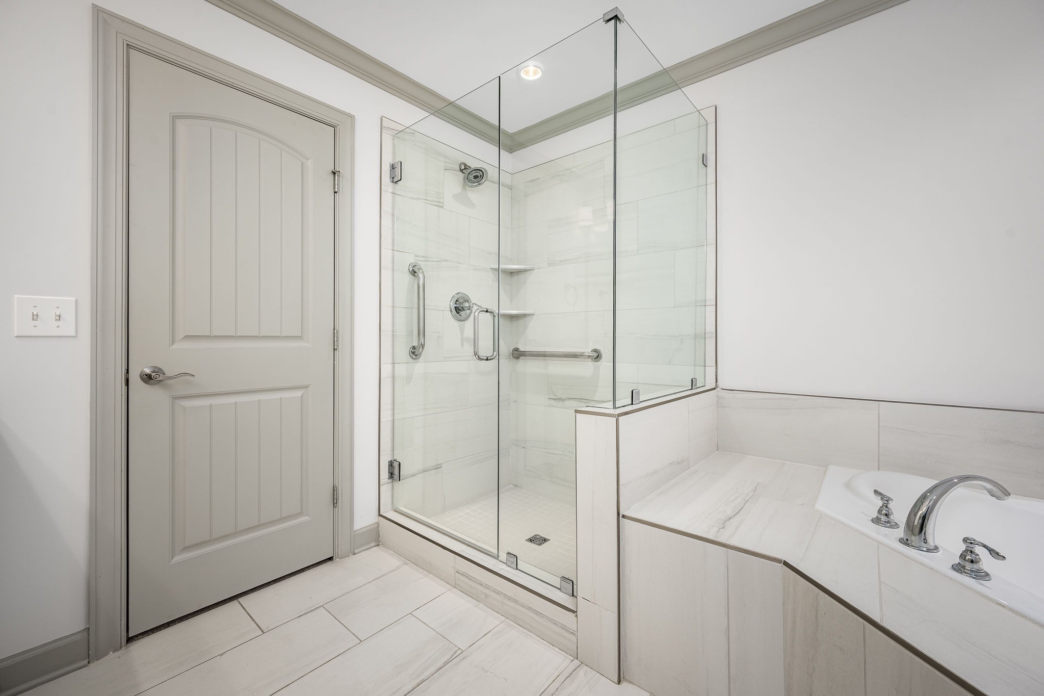 2342 North Tennessee Boulevard, Unit 1503 Murfreesboro, TN 37130 - Photo 24 of 36 a bathroom with a shower and sink