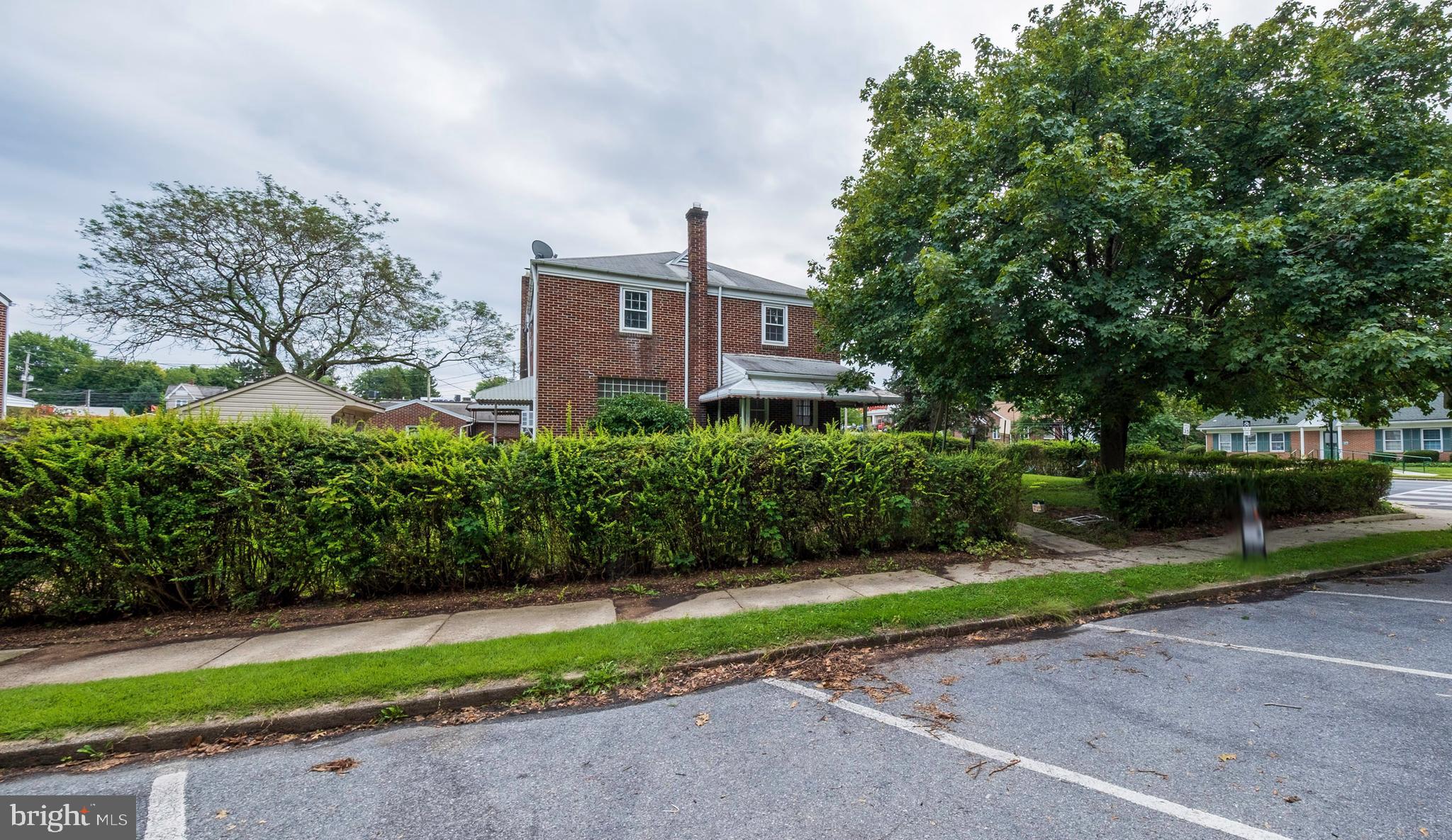 27 Kenhorst Boulevard Reading, PA 19607 - Photo 2 of 21 Gallery Image 2