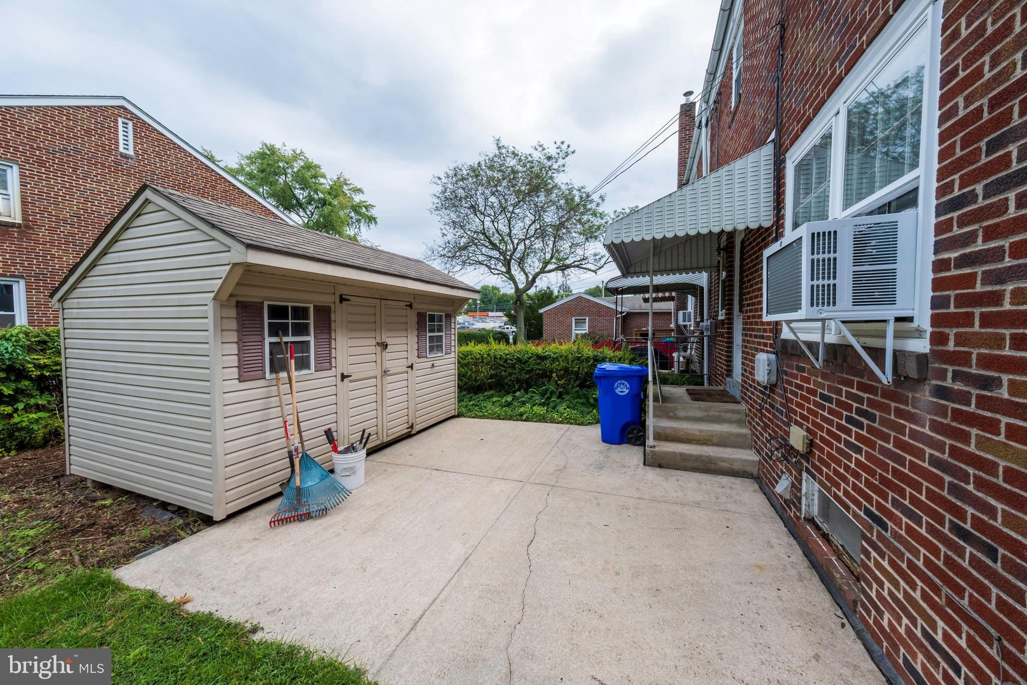 27 Kenhorst Boulevard Reading, PA 19607 - Photo 4 of 21 Gallery Image 4