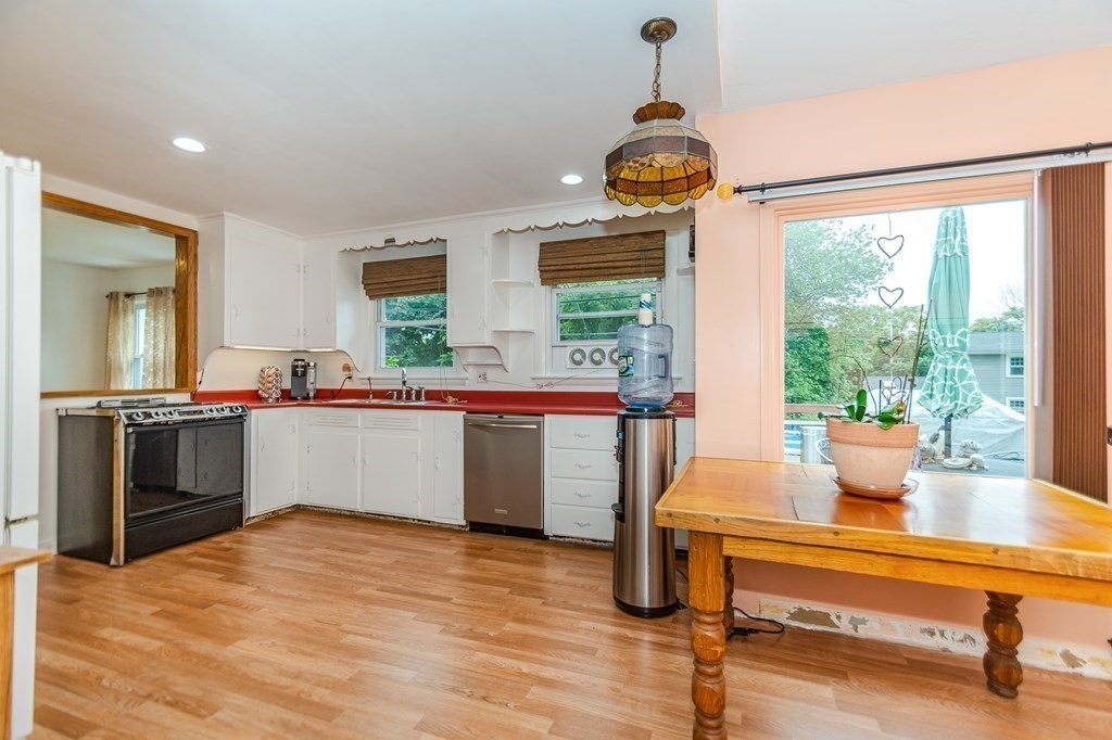 5 Whipple Road Tewksbury, MA 01876 - Photo 7 of 41 Gallery Image 7