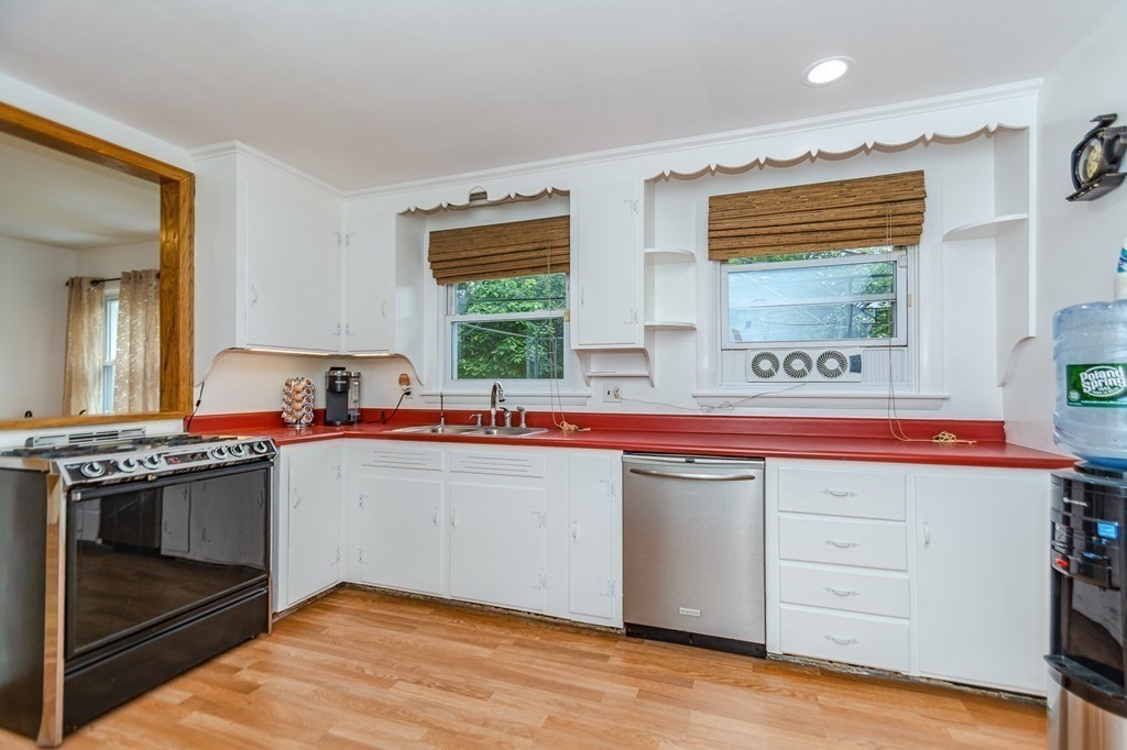 5 Whipple Road Tewksbury, MA 01876 - Photo 8 of 41 Gallery Image 8