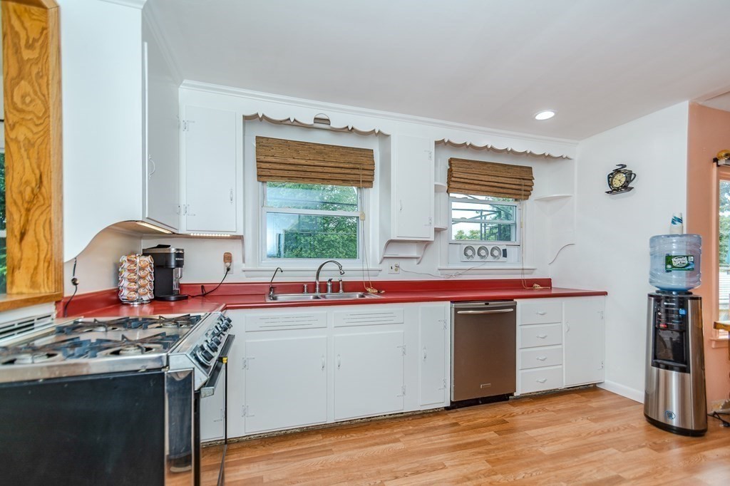 5 Whipple Road Tewksbury, MA 01876 - Photo 9 of 41 Gallery Image 9