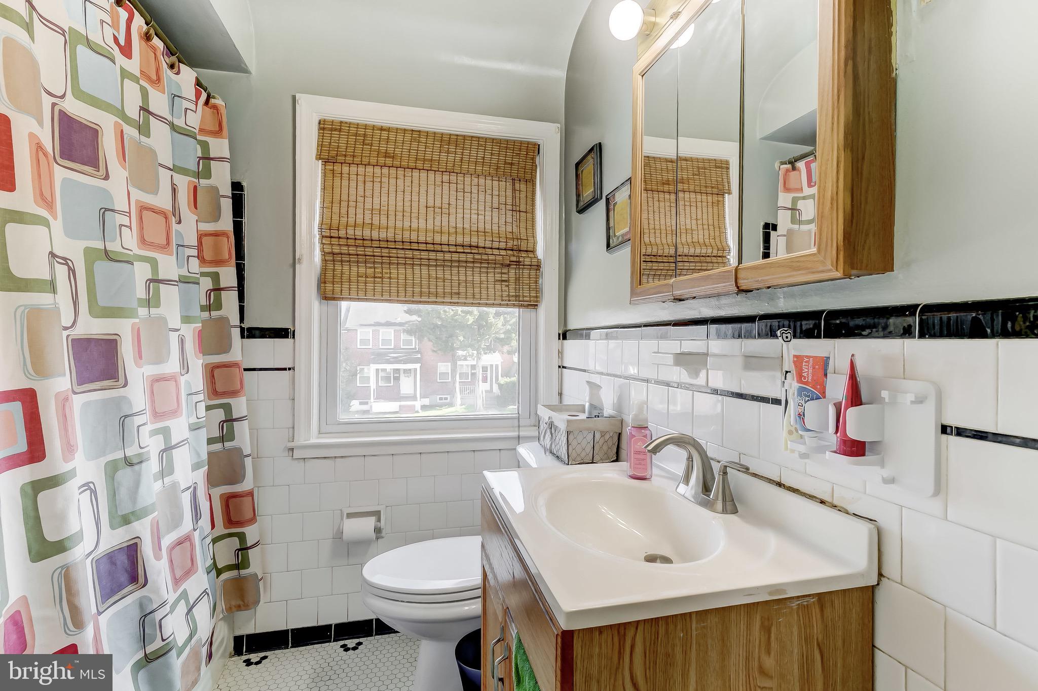 1302 Silverthorne Road Baltimore, MD 21239 - Photo 19 of 26 Full Bathroom