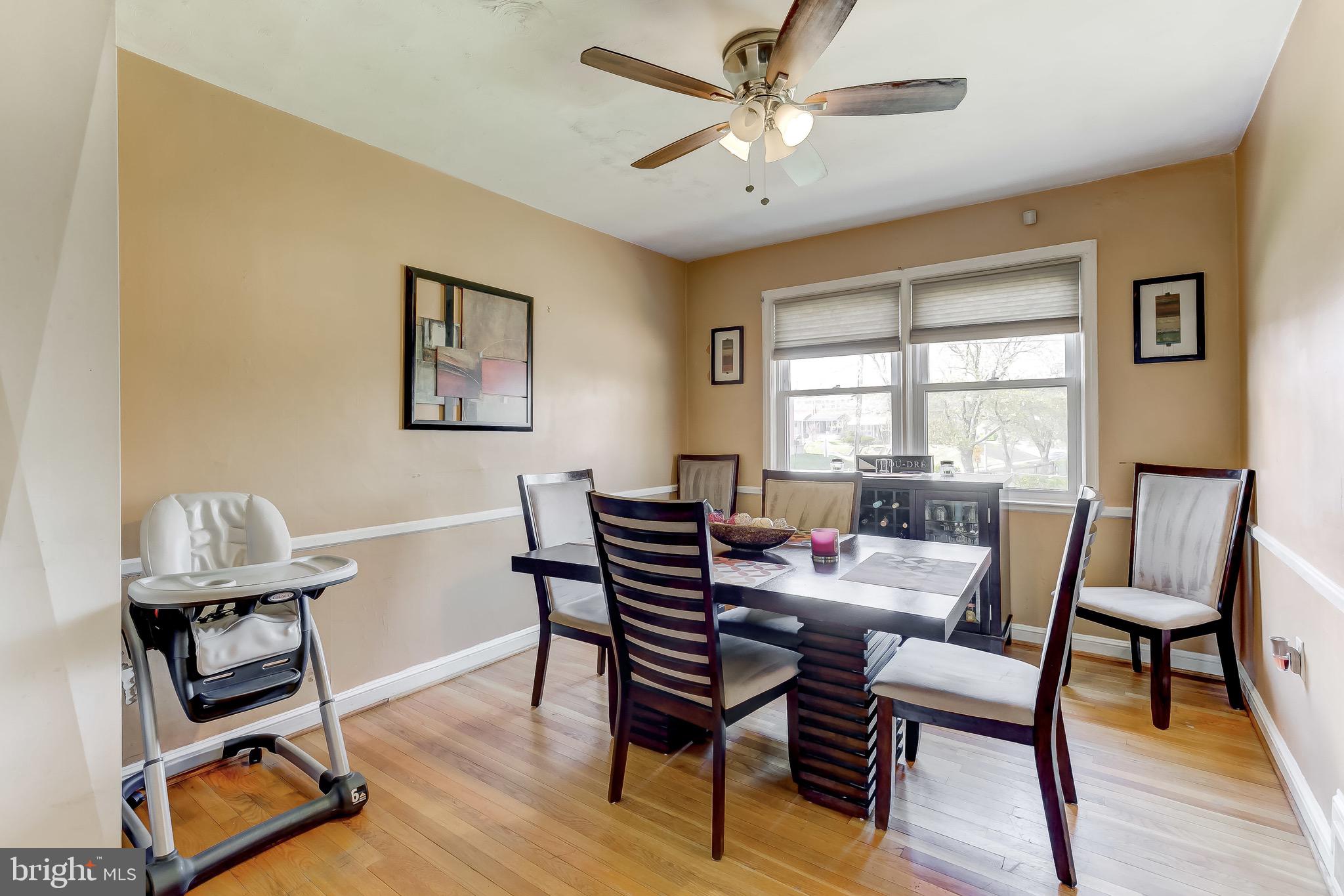 1302 Silverthorne Road Baltimore, MD 21239 - Photo 7 of 26 Separate eat-in Dinning Room