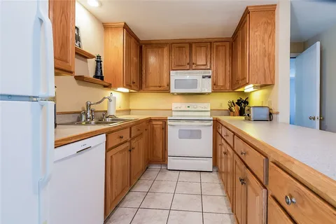 $1,050,000 | 39 Davisville Lane, Narragansett, RI 02882