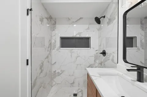 $1,195,000 | 3941 North Spaulding Avenue, Chicago, IL 60618