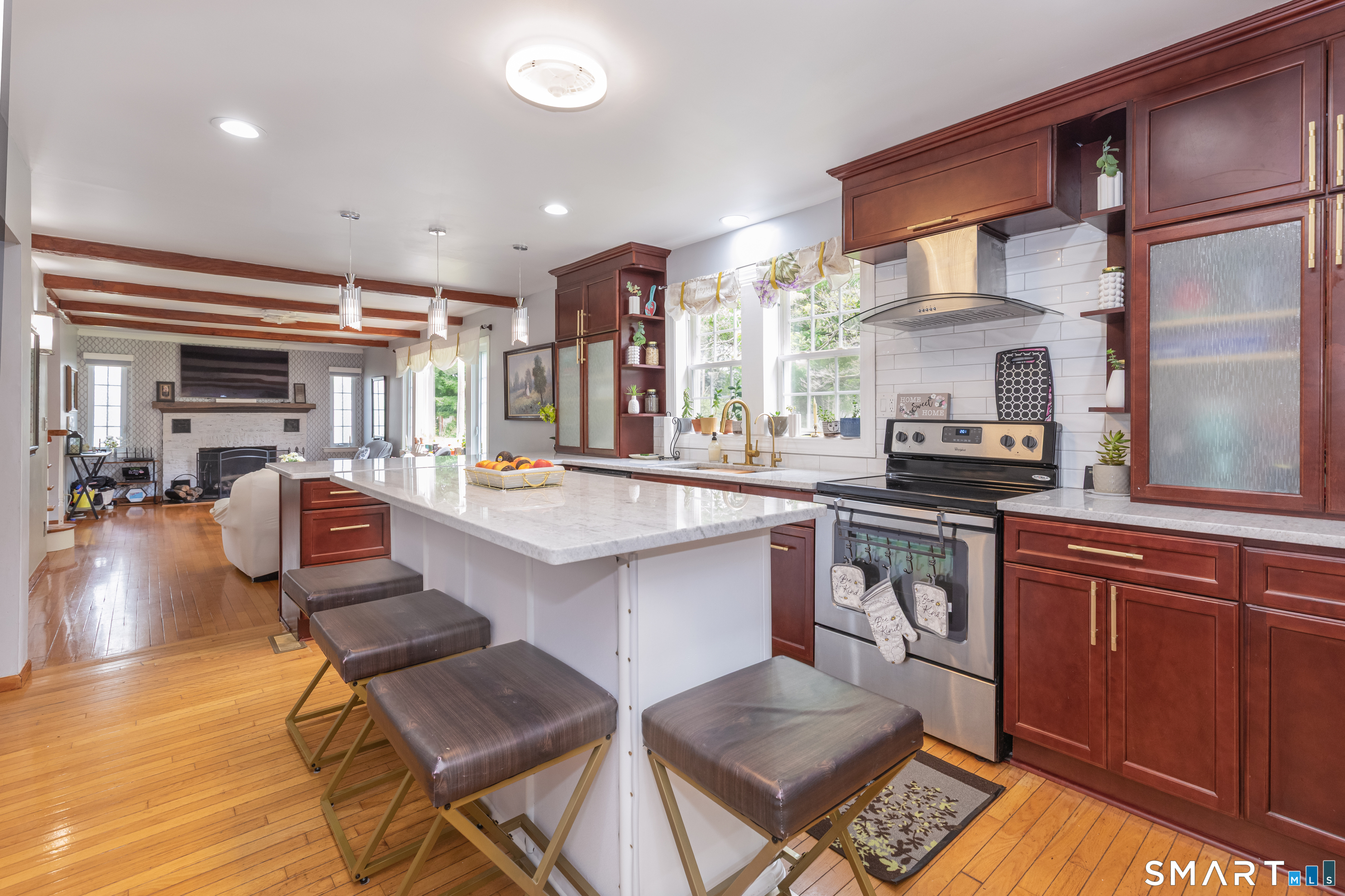 816 Woodruff Road Orange, CT 06477 - Photo 8 of 40