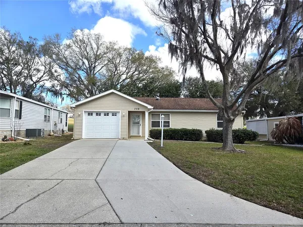 $2,250 | 739 Heathrow Avenue, Lady Lake, FL 32159