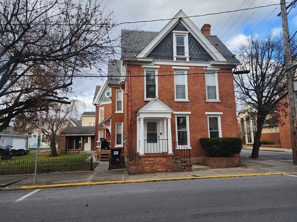 403 6th Street, Unit 2 Huntingdon, PA 16652 - Photo 4 of 33 Gallery Image 4