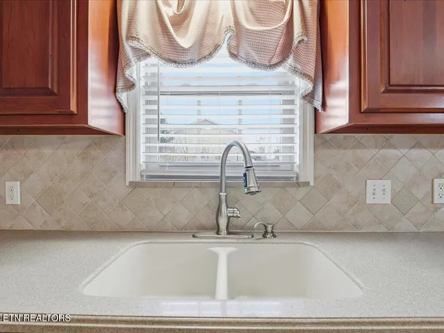 $250,000 | 2006 Rose Drive, Tazewell, TN 37879