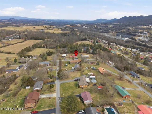 $250,000 | 2006 Rose Drive, Tazewell, TN 37879