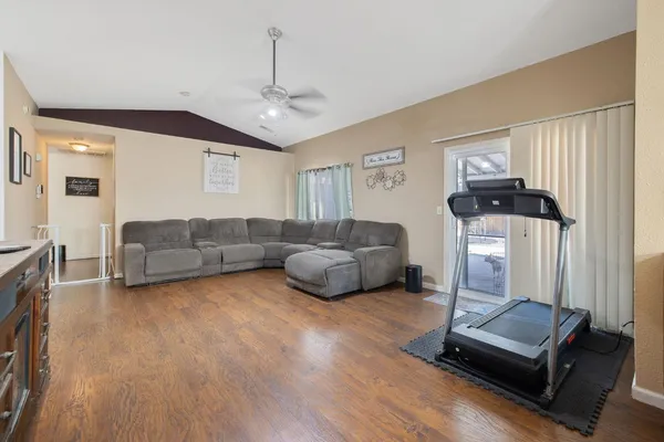 $400,000 | 517 Tucker, Sanger, CA 93657