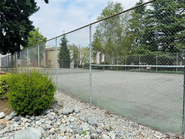 $2,395 | 14620 Northeast 32nd Street, Unit F17, Bellevue, WA 98007