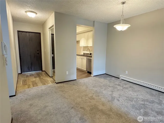 $2,395 | 14620 Northeast 32nd Street, Unit F17, Bellevue, WA 98007