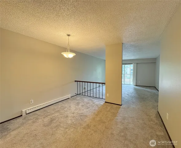 $2,395 | 14620 Northeast 32nd Street, Unit F17, Bellevue, WA 98007