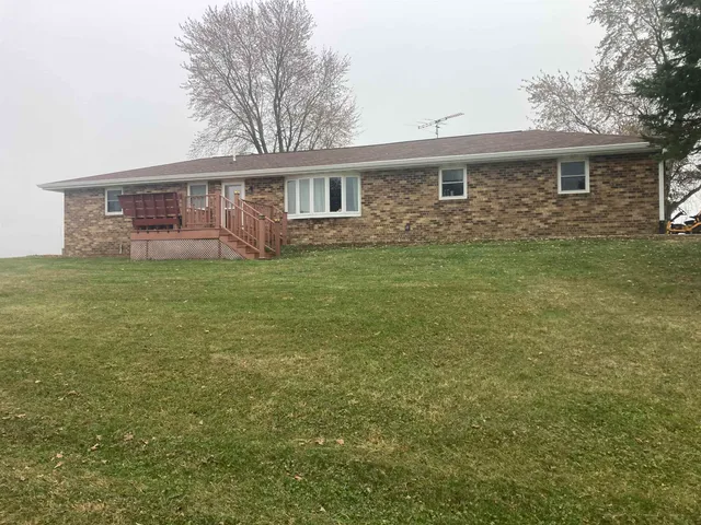 $585,000 | 1021 Fish Lane, Hazel Green, WI 53811