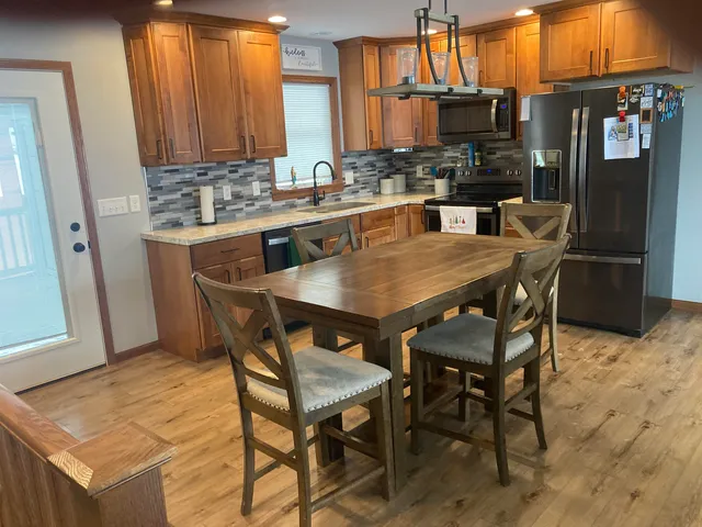 $535,000 | 1021 Fish Lane, Hazel Green, WI 53811