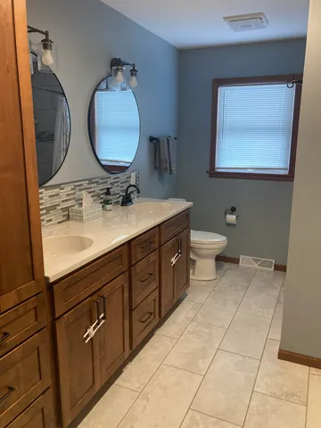 $535,000 | 1021 Fish Lane, Hazel Green, WI 53811