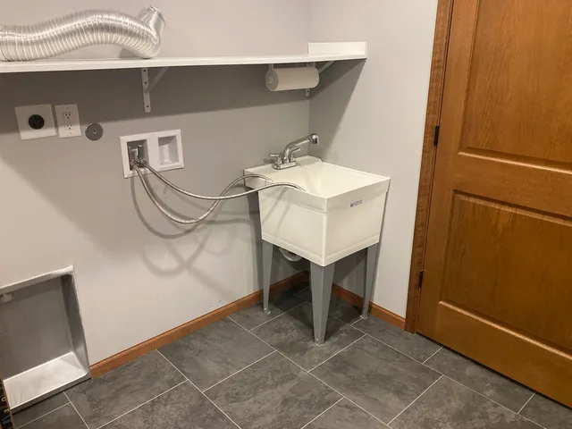 $535,000 | 1021 Fish Lane, Hazel Green, WI 53811