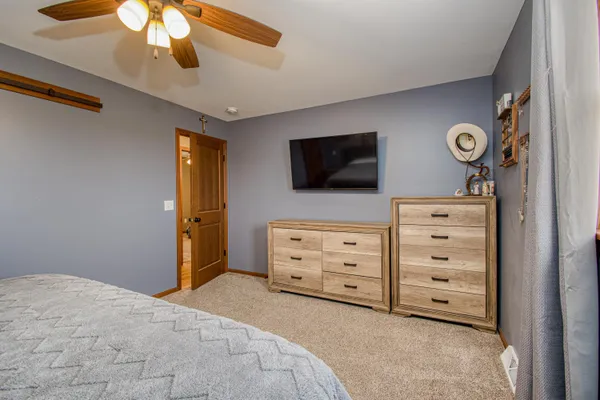 $459,900 | 1021 Fish Lane, Hazel Green, WI 53811