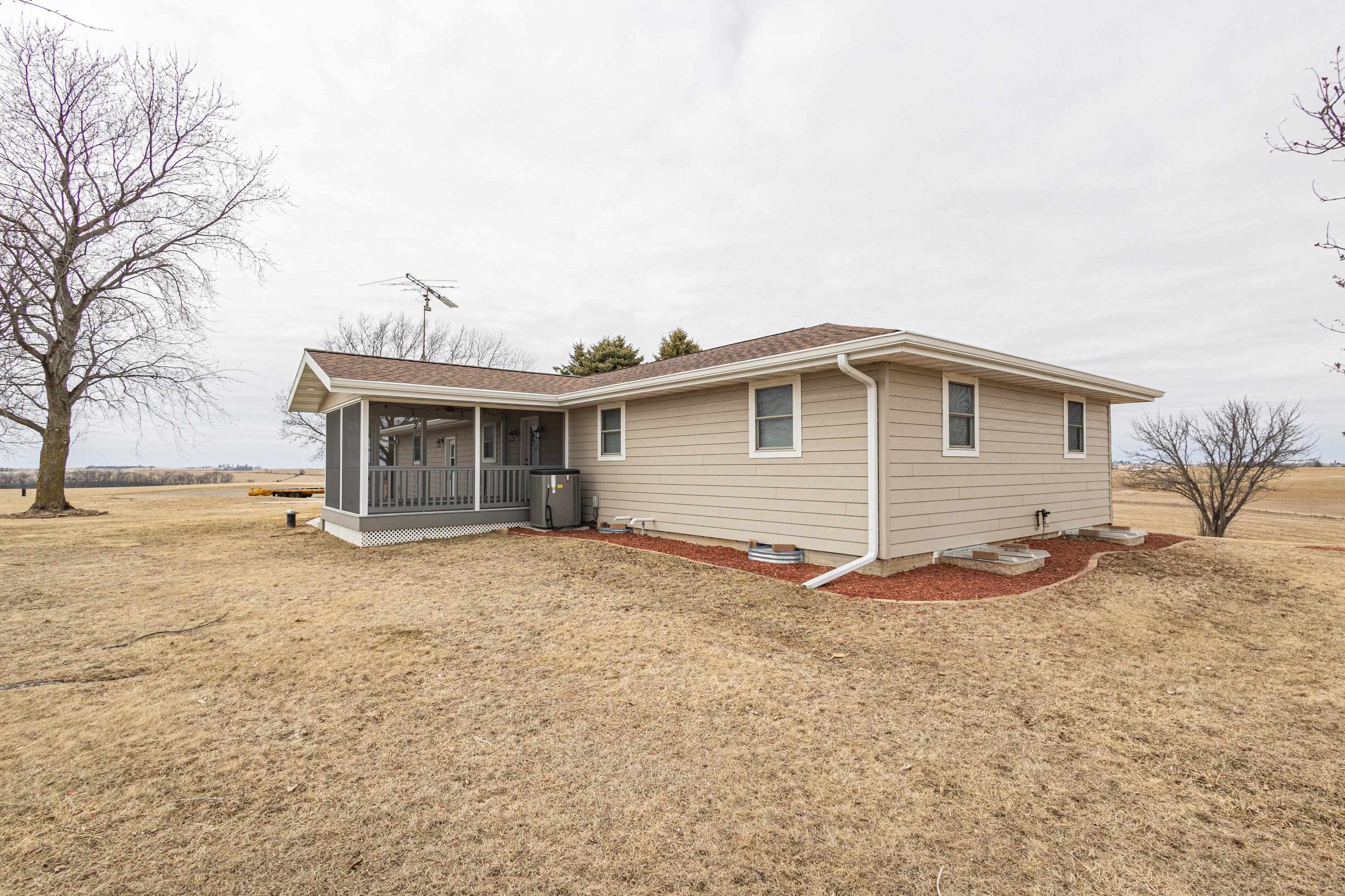 1021 Fish Lane Hazel Green, WI 53811 - Photo 5 of 54